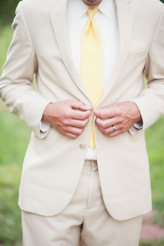 Pale Yellow Suit Men, Yellow Wedding Theme Groomsmen, Light Tan Groom Suit, Yellow Bridesmaid Dresses With Groomsmen, Yellow Wedding Groomsmen, Yellow Groomsmen Attire, Green And Yellow Wedding Theme, Bridesmaid Dresses Light Pink, Yellow Wedding Party