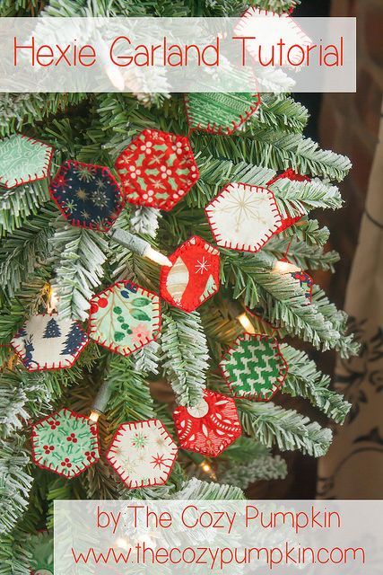 Sewn Christmas Ornaments, Garland Tutorial, Christmas Sewing Projects, English Paper Piecing Quilts, Quilted Ornaments, Christmas Crafts To Make, Quilted Christmas Ornaments, Fabric Christmas Ornaments, Christmas Quilts