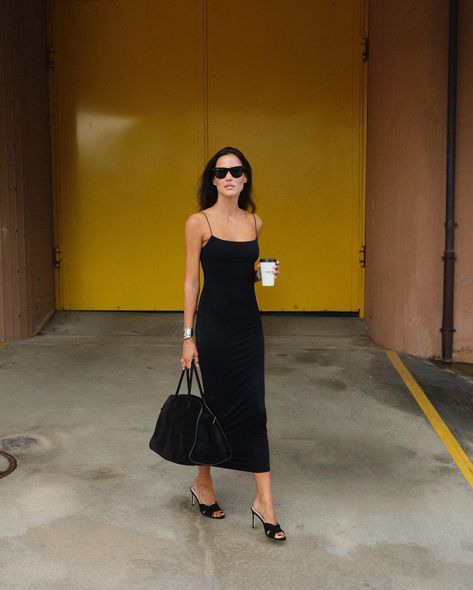 Mule Heels Outfit Dress, Alex Riviere Style, Alex Riviere, Slip Dress Outfit, Outfit Modest, Fancy Fits, Modest Casual Outfits, Basic Black Dress, Chic Skirts