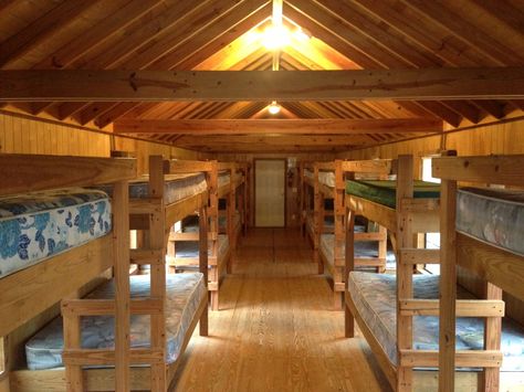 Camp Cabin Ideas, Summer Camp Cabins, Cabins Exterior, Camp Cabins, Big Cabin, Summer Camp Aesthetic, Camp America, Camping Room, Camping With Teens