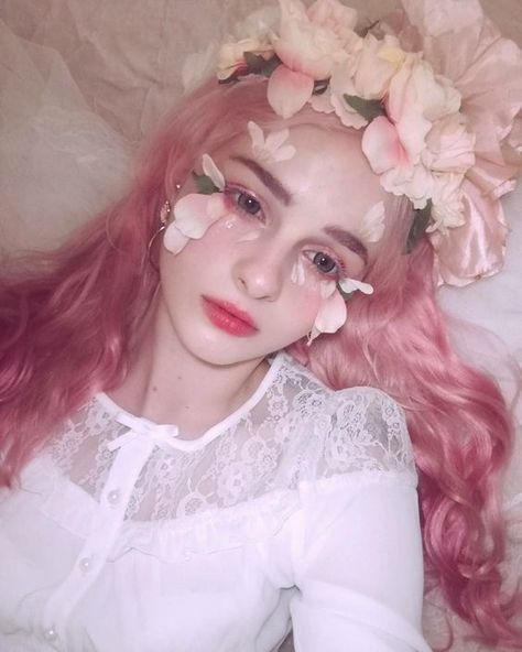 #wattpad #random pretty aesthetics you can use. Show No Mercy, Photography Artistic, Flower Makeup, Flowers In Her Hair, Fairy Makeup, Fantasy Hair, Aesthetic People, Fantasy Makeup, Creative Makeup