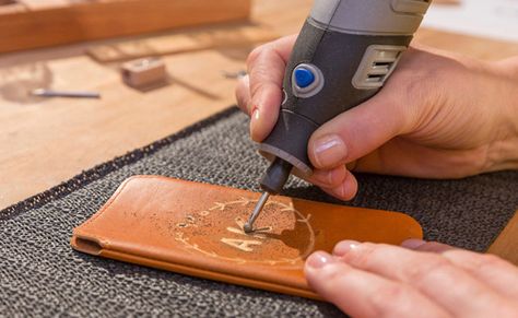 How To Emboss Leather, Classy Diy Gifts, Dremel Engraver, Metal Engraving Tools, Diy Leather Projects, Leather Engraving, Dremel Wood Carving, Engraving Tools, Leather Diy Crafts