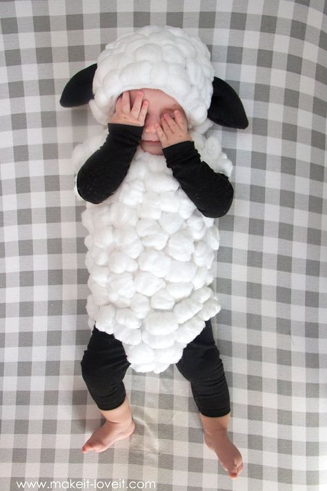 Baby Lamb Costume, Carnaval Diy, Costumes Faciles, Diy Baby Costumes, Lamb Costume, Newborn Costume, Newborn Halloween Costumes