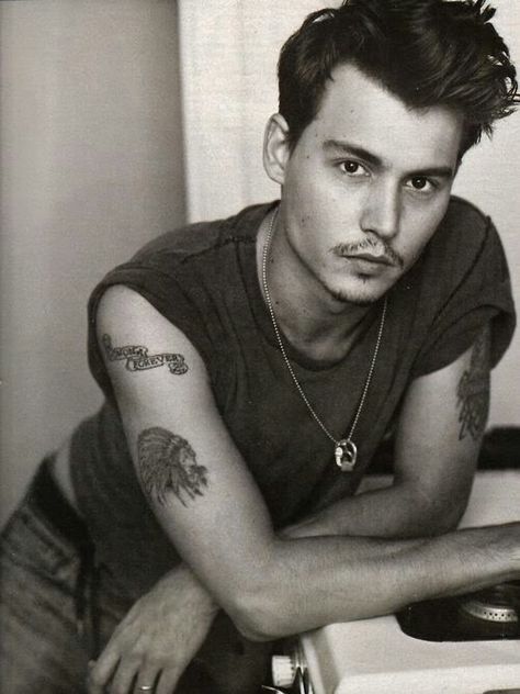 Jonny depp when he was younger Johnny Depp Tattoos, John Depp, Barnabas Collins, Jonathan Pryce, جوني ديب, Kaptan Jack Sparrow, Matthew Fox, Herb Ritts, 21 Jump Street