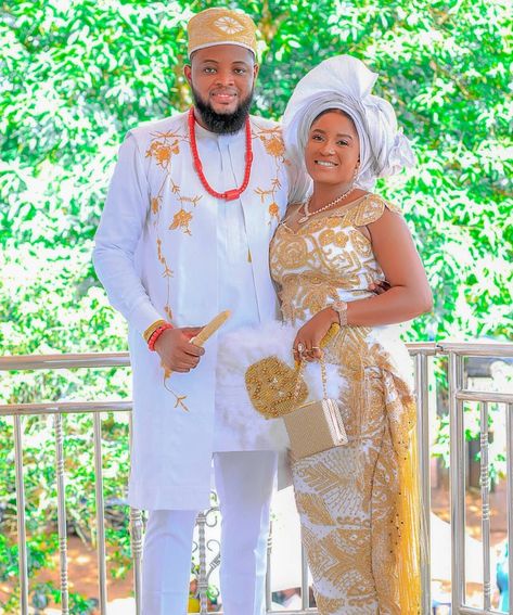 Igbo Groom Traditional Outfit, Igbo Blouse, Nigerian Wedding Dresses Traditional, Igbo Traditional Wedding, Couples African Outfits, Namibia Travel, Nigerian Traditional Wedding, Igbo Wedding, African Traditional Wedding Dress