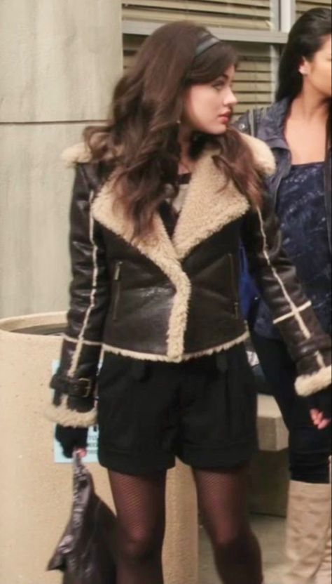 Winter fur 2010 Outfits, Aria Montgomery Style, Pll Outfits, Pretty Little Liars Outfits, Tv Clothes, Pretty Little Liars Fashion, Pll Fashion, 2010s Fashion, Aria Montgomery