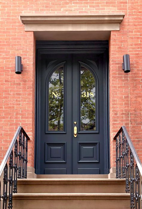 Across the five boroughs of New York City, brownstone rowhouses line the blocks, monuments to the history and lifestyle of New York City. Townhouse Front Door, Victorian Doors, Victorian Front Doors, Door Solutions, French Front Doors, Stair Cases, Spiral Stair, Rooftop Gardens, Traditional Front Doors