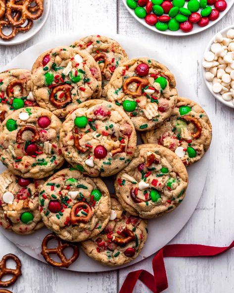 Everything But The Kitchen Sink Cookies Christmas, Everything But The Kitchen Sink Christmas Cookies, Christmas Gift Treats Ideas, Christmas Cookies Competition, Kitchen Sink Christmas Cookies Recipe, Christmas Tray Cookies, Christmas Morning Cookies, Holiday Dessert Box Ideas, Christmas Cookie Competition Ideas