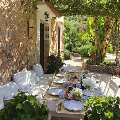 Italian Country, Italian Farmhouse, Italy House, Italy Home, Italian House, Living In Italy, Italian Countryside, Italian Home, European House