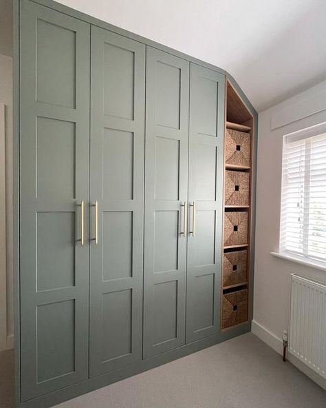 NC Carpentry & Joinery on Instagram: "Latest wardrobe completed, consisting of 4 panel shaker doors with oak veneered interiors, drawers and open shelving. Shelving made to suit Ikea Knipsa boxes, drawers fitted on @Blum_uk Movento drawer runners and doors hung on blum soft close hinges. All made and decorated on site and finished in farrow and ball card room green. @ikeauk @blum_uk @farrowandball @plankhardware @etsyuk #cardroomgreen #bespokefurniture #interiordesign #bespoke #interiors # Built In Wardrobe Doors, Ideas Armario, Fitted Wardrobes Bedroom, Bedroom Built In Wardrobe, Ikea Wardrobe, Wardrobe Room, Shaker Doors, Fitted Wardrobes, Wardrobe Design Bedroom