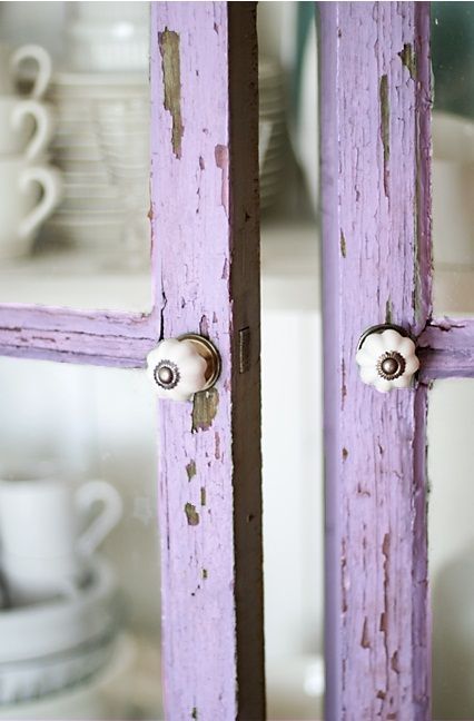 Farmhouse Style Decorating Inspiration to DIY Elsie De Wolfe, Lavender Cottage, Purple Door, Radiant Orchid, Lovely Lavender, Purple Love, Distressed Painting, All Things Purple, Old Doors