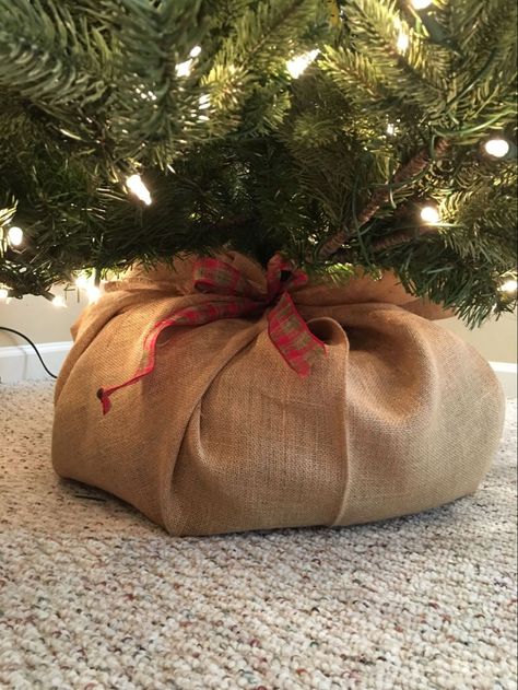 Original Christmas Tree Stand Ideas With DIY Charm Christmas Tree Base, Burlap Christmas Tree, Farmhouse Christmas Tree, Burlap Christmas, Christmas Tree Stand, Ribbon On Christmas Tree, Rustic Christmas Tree, Beautiful Christmas Trees, Christmas Tree With Gifts