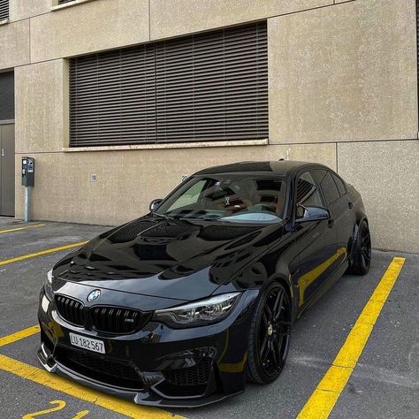 Serie Bmw, Image Moto, Dream Cars Bmw, Bmw M Power, Bmw Wallpapers, Lux Cars, Street Racing Cars, Super Luxury Cars, Classy Cars