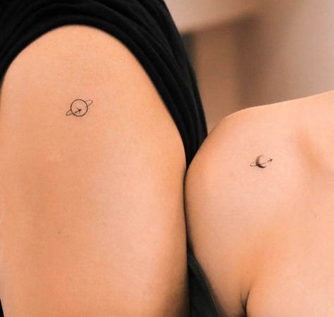 Couple Mini Tattoo Ideas, Half Half Tattoo Couple, Small Tattoos For Women Matching, Cute Small Tattoos Aesthetic, Most Unique Tattoos For Women, Matching Tattoos Couples Minimalist, Small Tattoos Sisters Matching, Small Pair Tattoos, Two Halves Tattoo