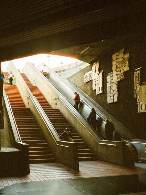 Leica M6, Portra 800, 35mm Photography, Cinematic Photography, City Photography, Documentary Photography, Street Photo, Urban Photography, City Aesthetic