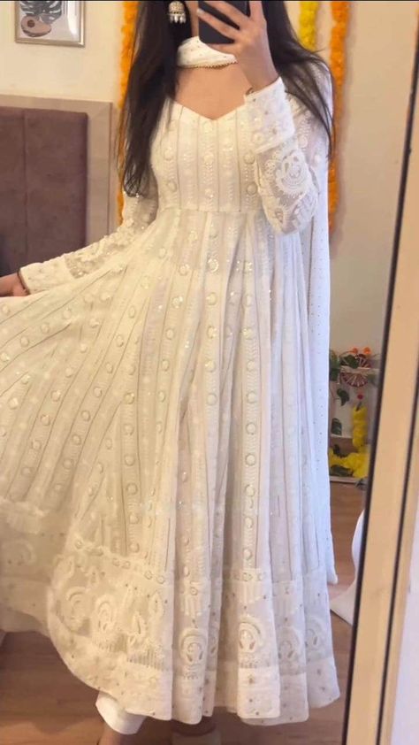 White Suits For Women Indian, White Anarkali Dress, Moti Lace, Full Sleeve Gowns, Dresses Couture, Anarkali Dress Pattern, Maxi Outfits, Desi Fashion Casual, Sleeve Gown