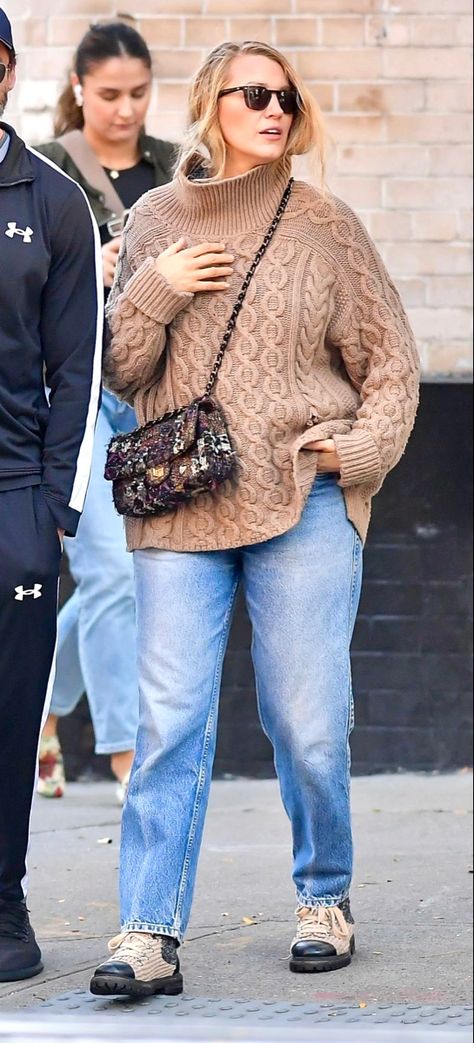 Blake Lively Winter Outfits, Blake Lively Street Style 2024, Blake Lively Street Style 2023, Blake Lively Style 2024, Blake Lively 2024, Celebrity Street Style 2024, Blake Lively Style Casual, Blake Lively Casual, Blake Lively Fashion