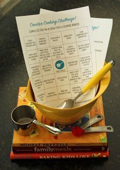 Free printable Creative Cooking Challenge for kids - perfect summer activity! Cooking Panda, Cooking Challenge, Kids Cooking Recipes, Creative Cooking, Kids Cooking, Cooking Classes For Kids, Summer Activity, Menu Plan, Summer Learning