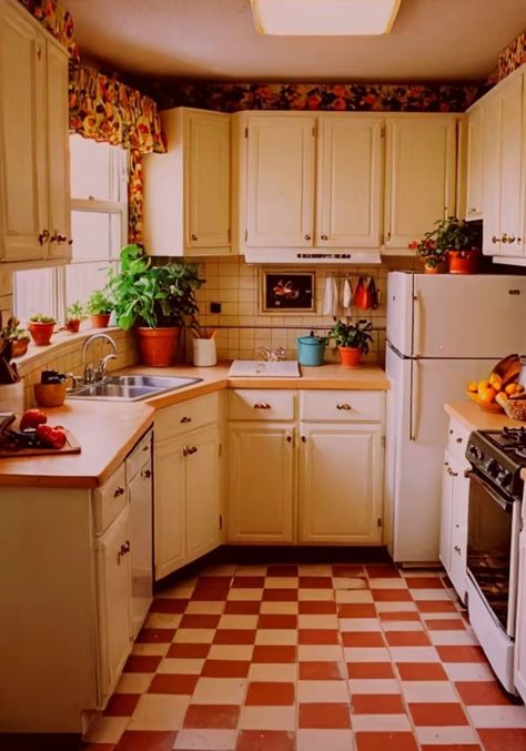 80s Aesthetic House, 90s Sitcom Aesthetic, 2000s Kitchen Aesthetic, Kitchen 90s Style, 90s Kitchen Aesthetic, 90s Apartment Kitchen, 80s Aesthetic Kitchen, 90s American House Interior, Kitchen 80s Style