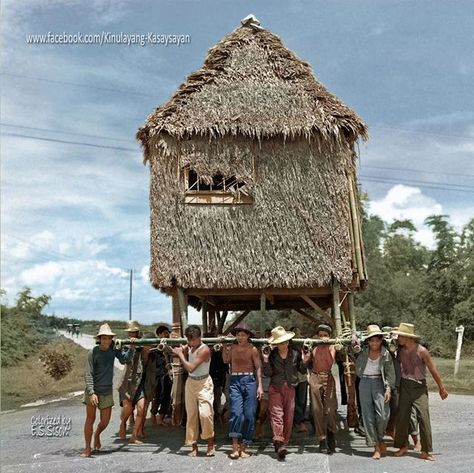 Relive the memories of the old Philippines with these fascinating colorized photographs. Old Philippines, Life In The Philippines, University Of Michigan Library, Philippine Art, Philippines Culture, Bataan, Colorized Photos, Filipino Culture, Olden Days