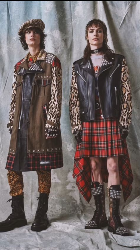 Punk Model Male, Punk Fashion Aesthetic Mens, Mens Fashion Vouge, Berlin Punk Fashion, 1990s Punk Fashion, Trad Punk Fashion, Gender Non Conforming Fashion, 80s Punk Fashion Male, Man In Skirt Outfit