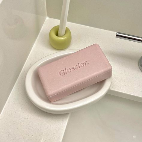 🧼🧴🛀✨ | Instagram Pink Soap Bar, Soap Aesthetic, Body Hero, Pink Soap, Exfoliating Soap, Beauty Care Routine, Pretty Skin, Pink Vibes, Cosmetic Skin Care