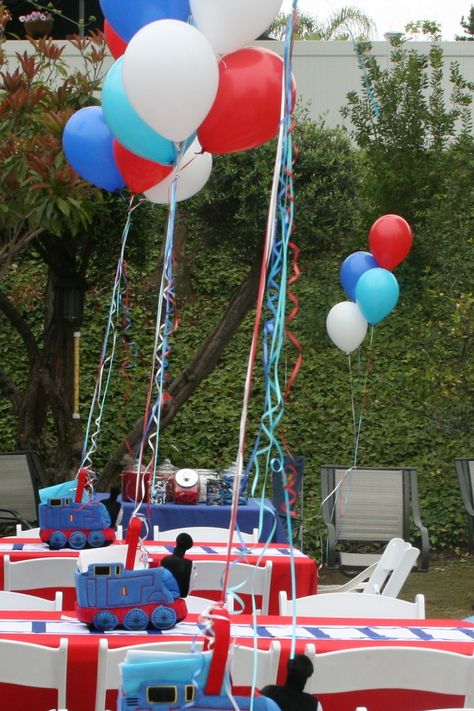 Choo Choo Train Birthday Party Decorations, Train Birthday Party Centerpieces, Thomas The Train First Birthday Party, Train Balloon Arch, Train Centerpieces, Heath Cake, Birthday Table Runner, Train Birthday Theme, Thomas Train Birthday