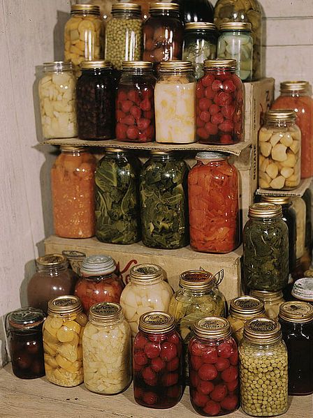 Canning foods you grew and harvested yourself is exciting and rewarding. After canning, you have rows of colorful jars lining your pantry ready to be enjoyed at any time. Just like any other food, however, home canned goods do not last forever. Use this guide to help you determine if your canned goods are safe… Different Types Of Food, Canning 101, Canning Fruit, Canning Food Preservation, Canned Food Storage, Decorações Com Comidas, Canning Tips, Canned Fruit, Home Canning