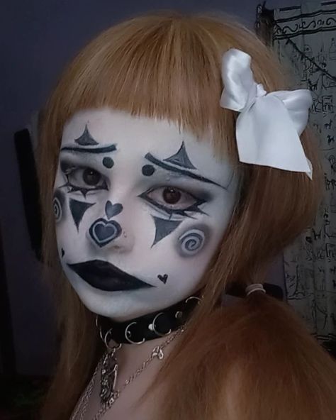 Clown makeup 🎀😋 #clown #clownmakeup #insaneclownposse #makeup #makeupartist #makeupideas #makeuptutorial #makeuplook #fyp #foryou #foryoupage #trending #viral #picoftheday #alt #altgirl #alternativegirl #gothgirl #gothic #alternative #black #alternativestyle #aesthetic Face Paint Alternative, Clown Makeup And Outfit, Clown Makeup Messy, Black And White Jester Makeup, Silly Clown Makeup, Unique Clown Makeup, Zombie Clown Makeup, Alternative Clown Makeup, Messy Clown Makeup