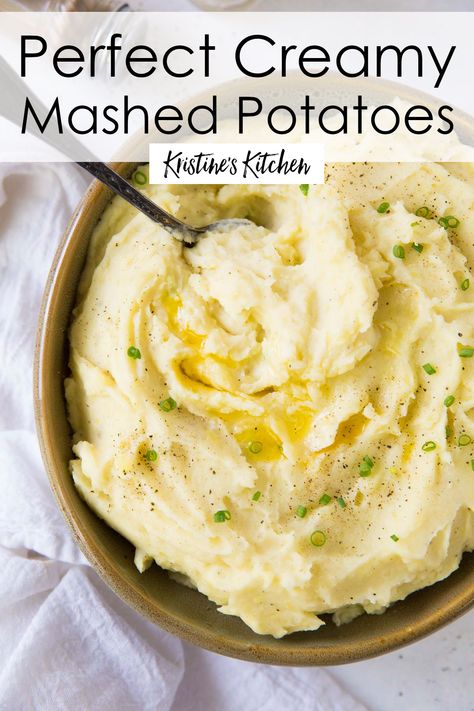 Potato Puree Recipe, Homemade Mashed Potatoes, Best Mashed Potatoes, Mashed Potatoes Recipe, Easy Potato Recipes, Vegetarian Thanksgiving, Thanksgiving Cooking, Thanksgiving Recipes Side Dishes, Mashed Potato Recipes