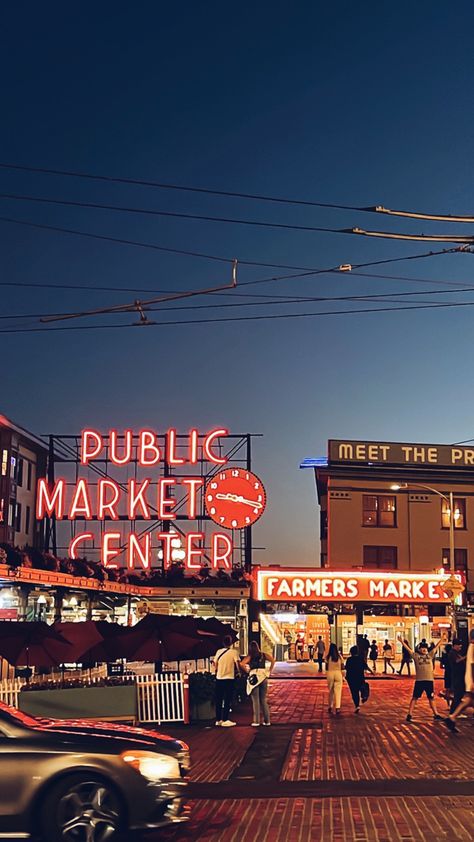 Seattle Market Place, Travel To Seattle, Seattle Vision Board, Seattle Public Market, Pike Market Seattle, Pikes Place Market Seattle, Seattle Aesthetic Wallpaper, Seattle Core, Seattle Washington Aesthetic