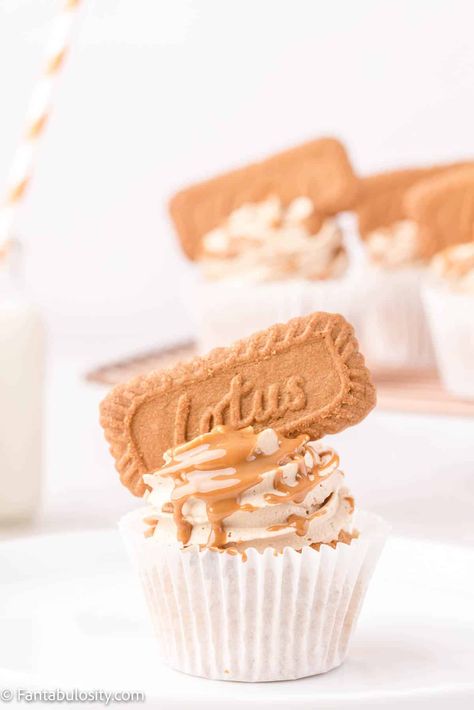 Biscoff Cupcakes Cookie Butter Cupcakes, Butterfinger Cupcakes, Biscoff Cupcakes, Lotus Biscoff Spread, Lotus Biscuits, Biscoff Biscuits, Butter Cupcakes, Biscoff Spread, Biscoff Cookies