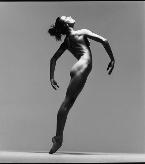 Richard Avedon Portraits, Richard Avedon Photos, Sylvie Guillem, Richard Avedon Photography, Life Drawing Model, Ballerina Project, Male Ballet Dancers, Ballet Poses, Female Dancers