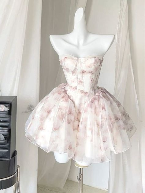 Short Puff Dress, Ballet Dress Aesthetic, Princess Dress Short, 19th Birthday Outfit, Puff Skirt, Strapless Homecoming Dresses, Puff Dress, Corset Bodice, Ballet Dress