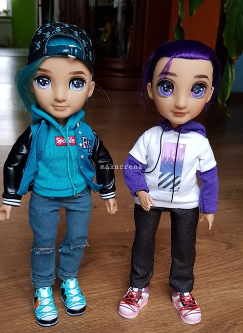 Rainbow Boys, Barbie Miniatures, Barbie Dress Fashion, Vampire Girls, Glitter Girl, Rainbow High, Bratz Doll, Monster High Dolls, Boys Sneakers