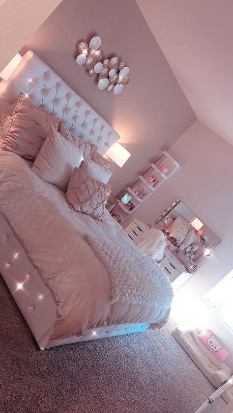 Pink And Black Room Aesthetic, Kpop Dorm, Bedroom Ideas Pink, Girly Pink Bedroom, Zimmer Diy, Decor Ideas Bedroom, Luxury Room Bedroom, Pink Bedroom Decor, Classy Bedroom