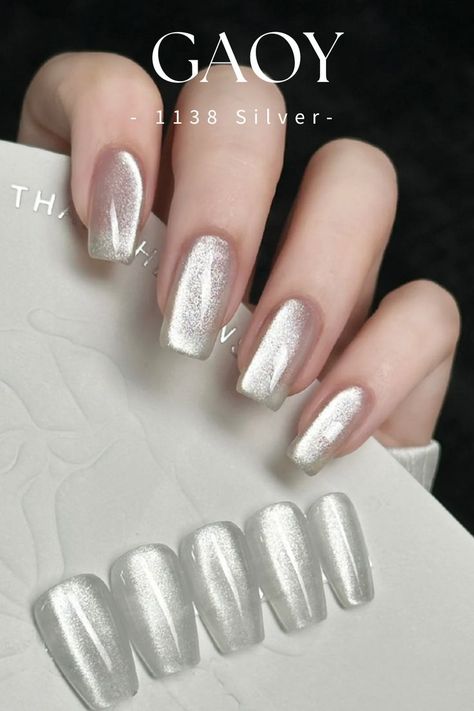 GAOY Silver Glitter Cat Eye Gel and Magnet Gel Manicure and Nail Art DIY at Home White Silver Cat Eye Nails, Silver Cateye Nailart, Silver Cateye Nail, Cat Eye Silver Nails, Cat Eye Nails Silver, Silver Magnetic Nails, Cat Eye White Nails, White Magnetic Nails, Cat Eye Nails White