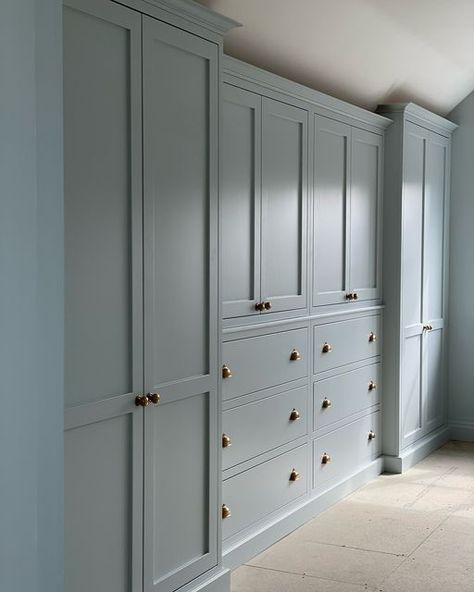 Cottage Wardrobe, Bedroom Built Ins, Cosy Decor, Bedroom Built In Wardrobe, Bespoke Wardrobe, Closet Built Ins, Attic House, Luxury Closets Design, Closet Renovation