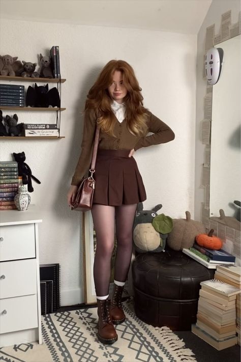 amberfawnby on LTK Hm Outfits, Look 80s, Dark Academia Outfits, Dark Academia Outfit, Cosy Autumn, Comfy Boots, Academia Outfits, Winter Outfit Ideas, Elegante Casual