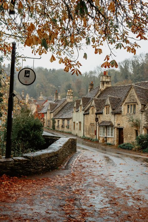 British Cottage, England Aesthetic, Cotswold Villages, Cotswolds England, England Countryside, Castle Combe, Trip Destinations, Perfect English, English Village