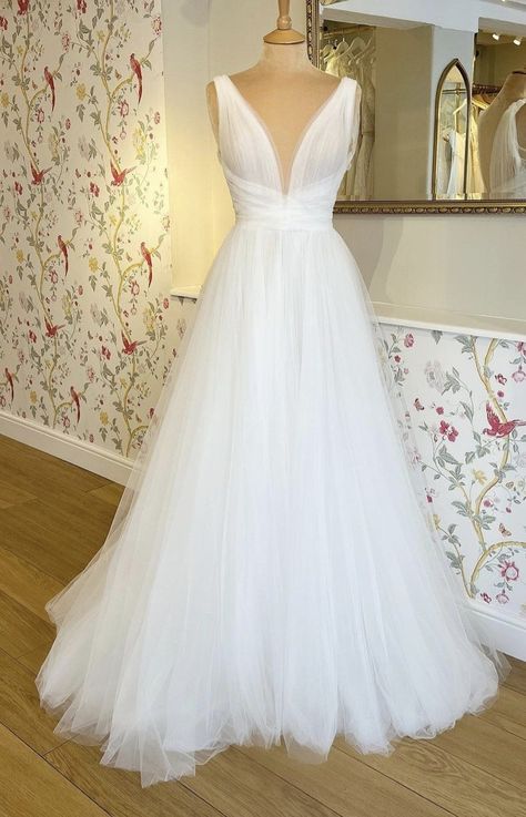 Lightweight Flowy Wedding Dress, Full Tulle Wedding Dress, Plain Tulle Wedding Dress, Tool Wedding Dress Tulle, Non Poofy Wedding Dresses, White Aline Wedding Dress, All Tulle Wedding Dress, Soft Tulle Wedding Gown, Boho Tulle Wedding Dress