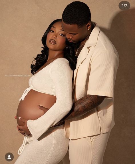 Pregnant Pics Ideas, Maternity Sonogram Photography, Maternity Photos Black Couples, Black Love Maternity Shoot, Maternity Couple Outfits, Black Couple Pregnancy Photoshoot, Couples Photoshoot Maternity, Black Woman Pregnant Aesthetic, Couple Maternity Photo Shoot Ideas