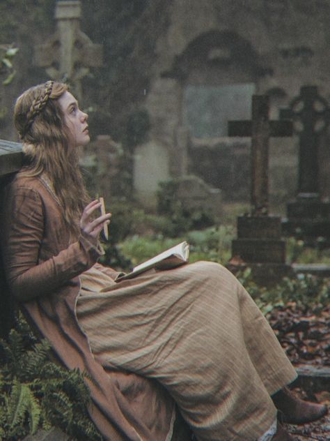 Mary Shelly Movie, Elle Fanning Mary Shelley, Mary Shelley Aesthetic, Victorian Movies, Frankenstein Mary Shelley, Slowly Slowly, Mary Shelley Frankenstein, Beau Film, Mary Shelley