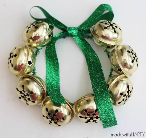 jingle-bell-wreath-ornament Classroom Ornaments, Jingle Bell Wreath, Jingle Bell Crafts, Bell Decor, Bell Wreath, Christmas Arts, Make A Wreath, Ideas Navidad, Wreath Ornament