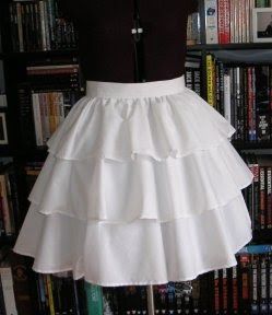 Diy Tiered Skirt, Three Tiered Skirt, Alice And The Pirates, Tiered Tulle Skirt, Pirate Outfit, Under Skirt, Diy Skirt, The Pirates, Cosplay Tips