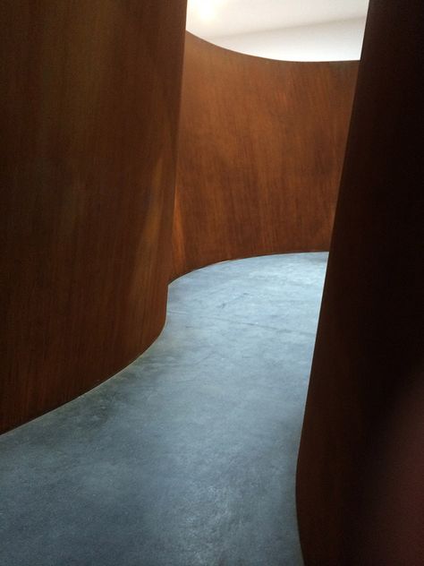 Organic Geometry, Room Divider Partition, Dream Hotel, Richard Serra, Camera Design, Sculpture Metal, Partition Wall, Sculpture Installation, Process Art