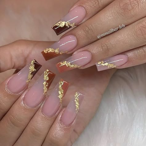 Prettiest Fall Nail Designs and Ideas Nails With Gold, Nails For Fall, Fall Acrylic, Bunny Nails, Fall Gel Nails, Cute Nails For Fall, Nails Gold, Fall Acrylic Nails, Foil Nails