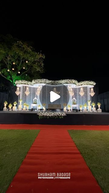 Marriage Reception Stage Decorations, Stages For Wedding, Entry Decorations Wedding, Reception Decorations Indian Stage, Weeding Stages, Stage Decorations Wedding Receptions, Marriage Stage Decoration Weddings, Reception Entry Ideas, Marriage Decoration Stage