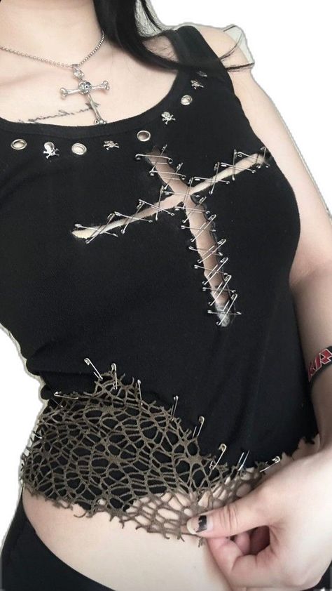 Spiked Collar Outfit, Distress T Shirt Diy, Diy Rhinestone Shirt Ideas, Goth Diy Shirt, Alt Tank Top Diy, Sewing Goth Clothes, Diy Studded Clothes, Gothic T Shirt Design, Goth T Shirt Outfit