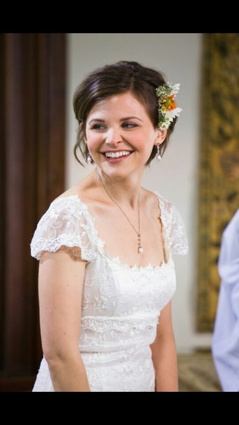 Giniffer Goodwin wedding dress from Ramona and Beezus || Simple, beautiful. Ramona And Beezus, Ginnifer Goodwin, Pixie Hairstyles, Short Hairstyles For Women, Look At You, Maquillaje De Ojos, Hair Goals, New Hair, Cute Hairstyles